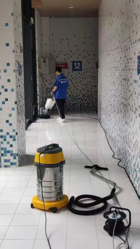 游泳馆